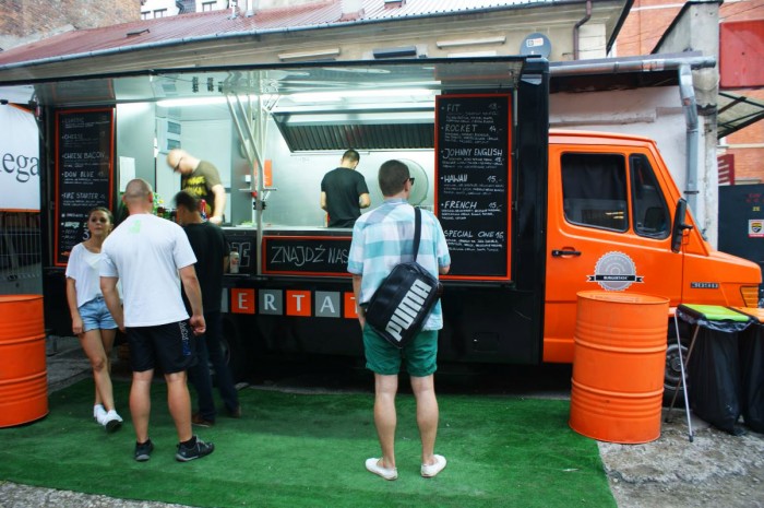 Burger Tata - Kraków Krupnicza 8 - burgery z vana (2)