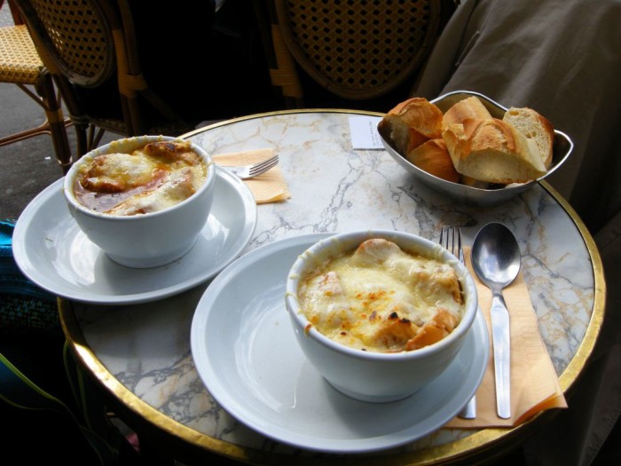 Paryż - zupa cebulowa (1)